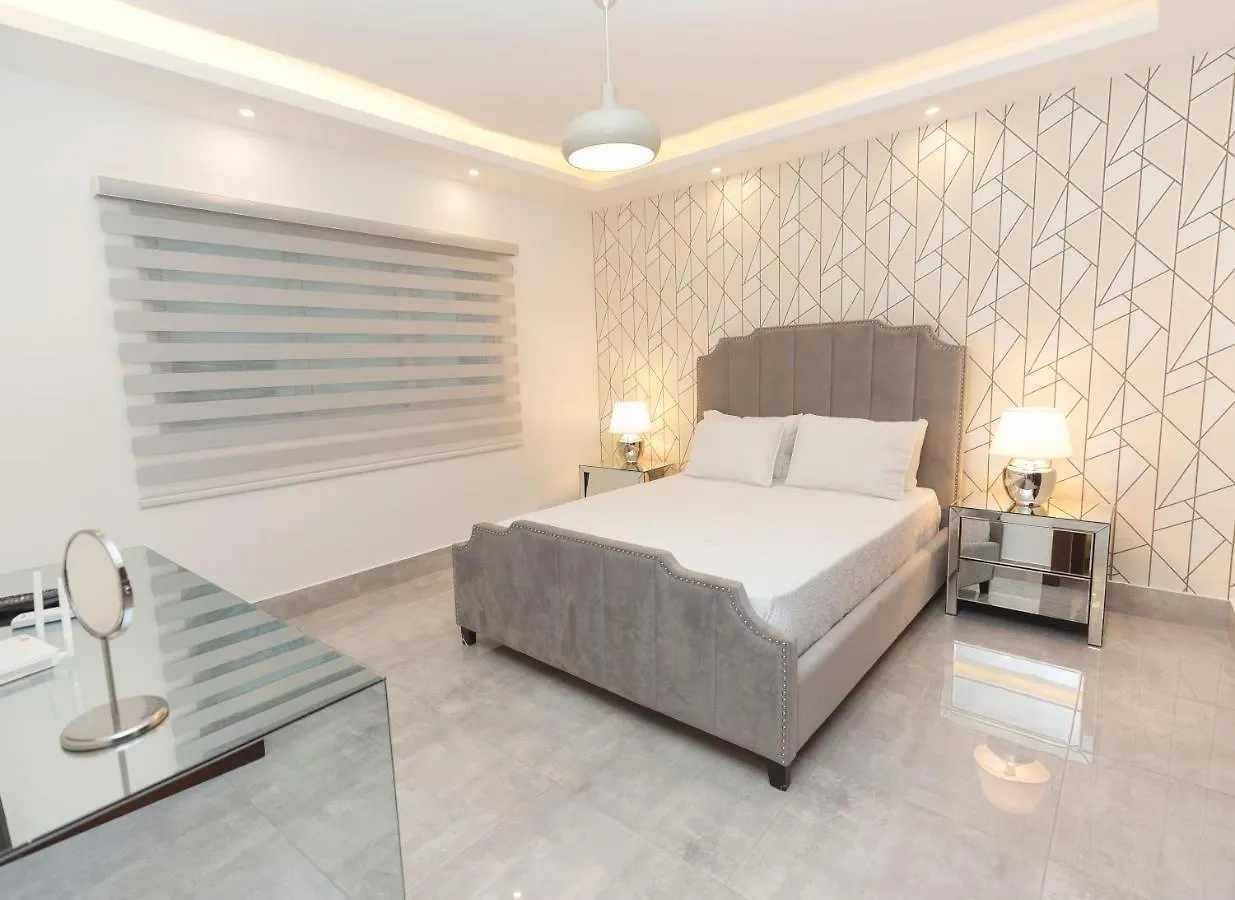 Soha Suites II 산티아고 데 로스 카바예로스 0*,